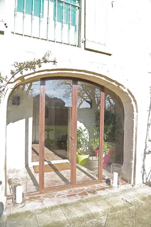 Le Mas De Lilou Bed & Breakfast Tarascon